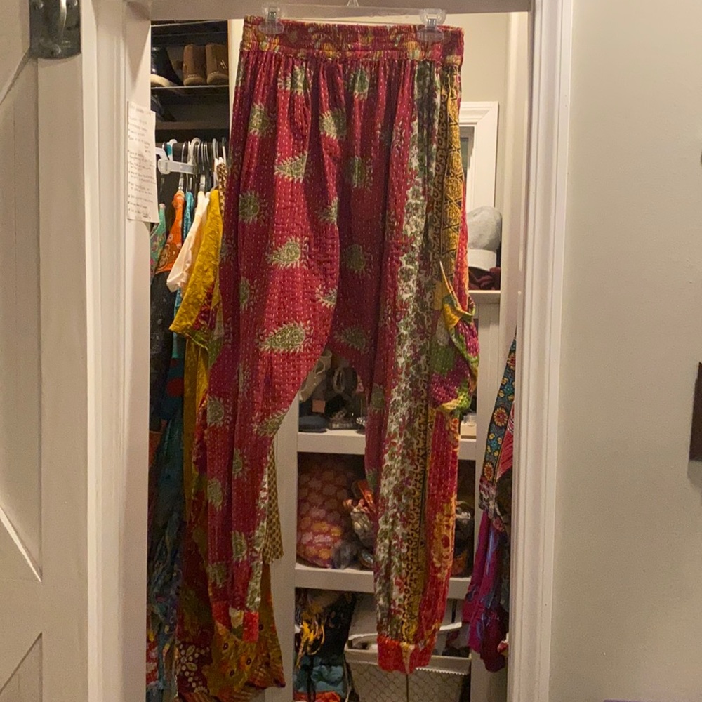 Kantha Bae Harems.